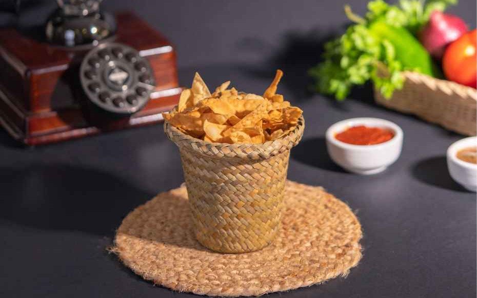 Indian Crisps With Chutney